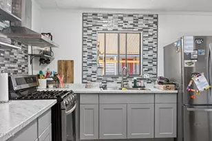 2408 Apple Ln, Oxnard, CA 93036 - Photo 14