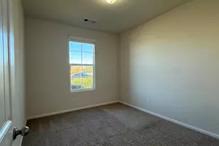 12217 Quiet Creek Way, Bakersfield, CA 93311 - Photo 10