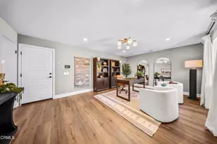 2870 Via Dolomito, Camarillo, CA 93012 - Photo 2