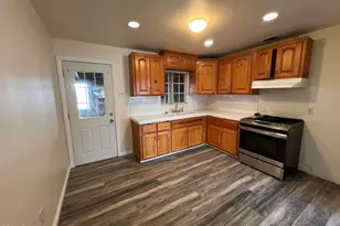 225 Blomquist Dr, Bakersfield, CA 93309 - Photo 6