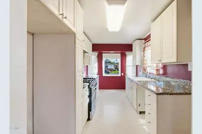 255 Douglas Avenue, Oxnard, CA 93030 - Photo 10