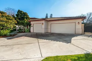 10705 Gainsborough Ct, Bakersfield, CA 93312 - Photo 32