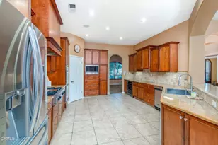 10705 Gainsborough Ct, Bakersfield, CA 93312 - Photo 10