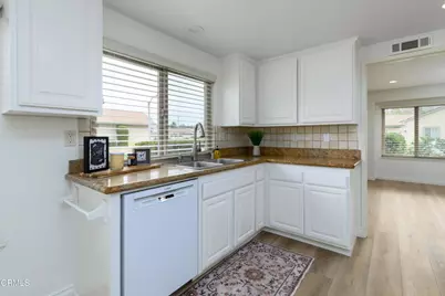 22106 Village 22, Camarillo, CA 93012 - Photo 8