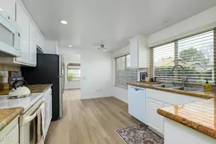 22106 Village 22, Camarillo, CA 93012 - Photo 10