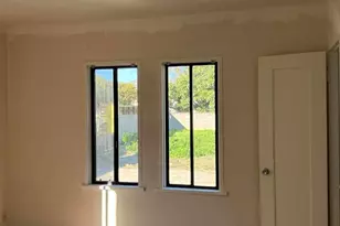 175 E Lewis St, Ventura, CA 93001 - Photo 4