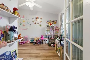 23508 Canzonet St, Los Angeles, CA 91367 - Photo 12