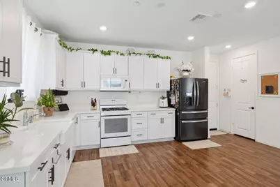 420 Celebration Lane, Santa Paula, CA 93060 - Photo 16