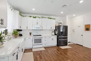 420 Celebration Ln, Santa Paula, CA 93060 - Photo 16