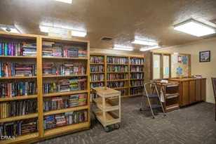 18220 Village 18, Camarillo, CA 93012 - Photo 40