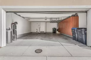 2916 Esperanza Way, Simi Valley, CA 93063 - Photo 32