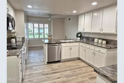 42036 Village 42, Camarillo, CA 93012 - Photo 12