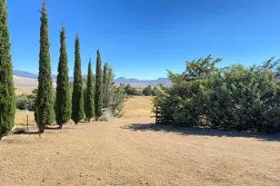 18300 Grant Pl, Tehachapi, CA 93561 - Photo 22