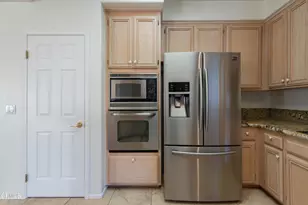 12320 Backdrop Ct, Bakersfield, CA 93306 - Photo 12