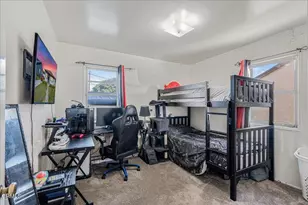 225 W Iris St, Oxnard, CA 93033 - Photo 10