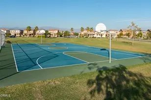 2715 Smokey Mountain Dr, Oxnard, CA 93036 - Photo 32