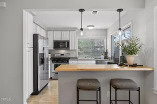 25702 Vista Fairways Dr, Valencia, CA 91355 - Photo 12