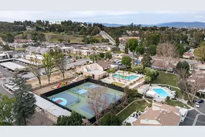 25702 Vista Fairways Drive, Valencia, CA 91355 - Photo 38