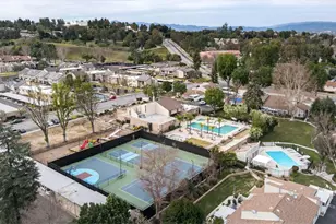 25702 Vista Fairways Dr, Valencia, CA 91355 - Photo 38