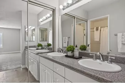 25702 Vista Fairways Drive, Valencia, CA 91355 - Photo 24