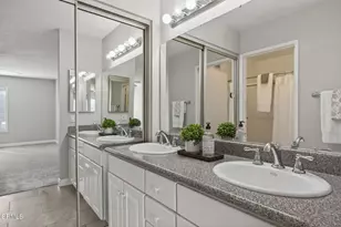 25702 Vista Fairways Dr, Valencia, CA 91355 - Photo 24