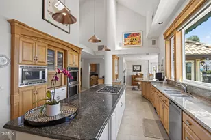 535 Ridgecrest Dr, Santa Paula, CA 93060 - Photo 8
