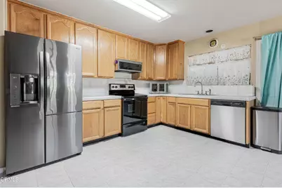 1805 Hillary Court, Simi Valley, CA 93065 - Photo 10