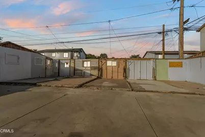 425 W 1st Street, Oxnard, CA 93030 - Photo 18
