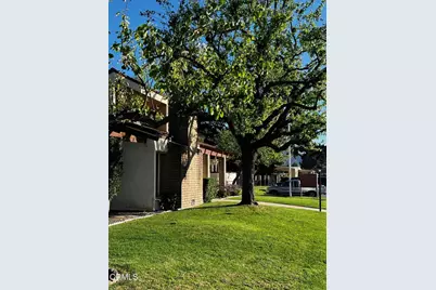 227 Calle De La Rosa #227, Camarillo, CA 93012 - Photo 24