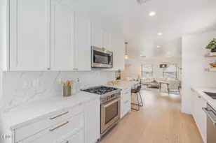 12435 Huston St, Los Angeles, CA 91607 - Photo 22