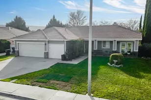 43323 Honeybee Ln, Lancaster, CA 93536 - Photo 2