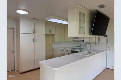 257 E Garden Green, Port Hueneme, CA 93041 - Photo 8