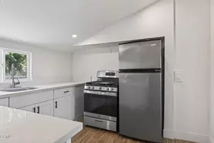809 E Front St, Ventura, CA 93001 - Photo 46