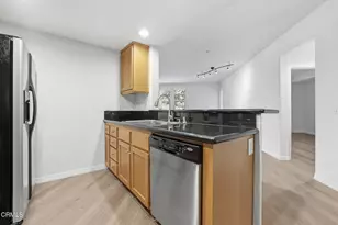 259 Riverdale Ct, Camarillo, CA 93012 - Photo 16