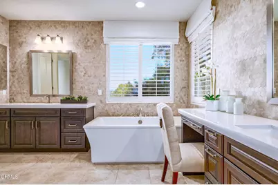 8300 Mariposa Court, Los Angeles, CA 91304 - Photo 32