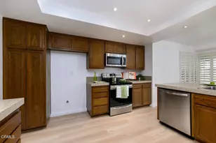42025 Village 42, Camarillo, CA 93012 - Photo 22