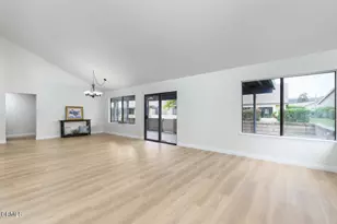 42025 Village 42, Camarillo, CA 93012 - Photo 16