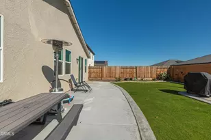 7808 Martian River St, Bakersfield, CA 93311 - Photo 28