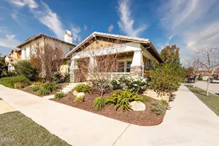 8265 Quartz St, Ventura, CA 93004 - Photo 2