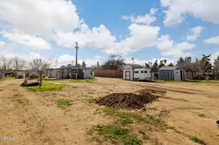 301 Sycamore Dr, Bakersfield, CA 93308 - Photo 16