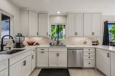 3880 Loma Vista Road, Ventura, CA 93003 - Photo 14