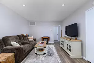 11251 Village 11, Camarillo, CA 93012 - Photo 10
