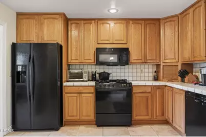 49 Brea Court, Camarillo, CA 93010 - Photo 12