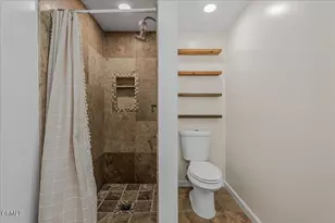 13902 Calvert St, Van Nuys, CA 91401 - Photo 20