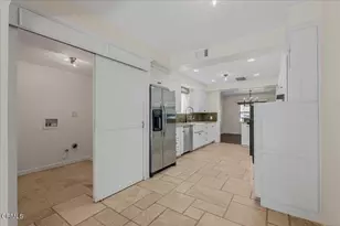 13902 Calvert St, Van Nuys, CA 91401 - Photo 12