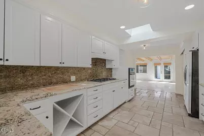 13902 Calvert Street, Los Angeles, CA 91401 - Photo 8