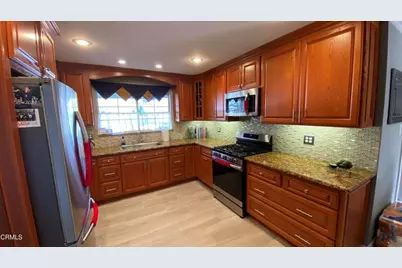 379 Mackay Avenue, Ventura, CA 93004 - Photo 2