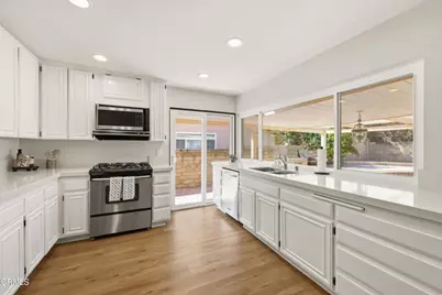 2933 Great Smokey Court, Westlake Village, CA 91362 - Photo 12