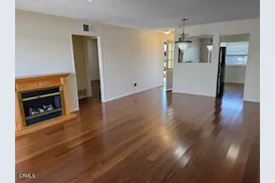 137 E Garden Green, Port Hueneme, CA 93041 - Photo 2