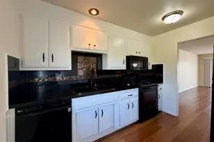 137 E Garden Green, Port Hueneme, CA 93041 - Photo 6